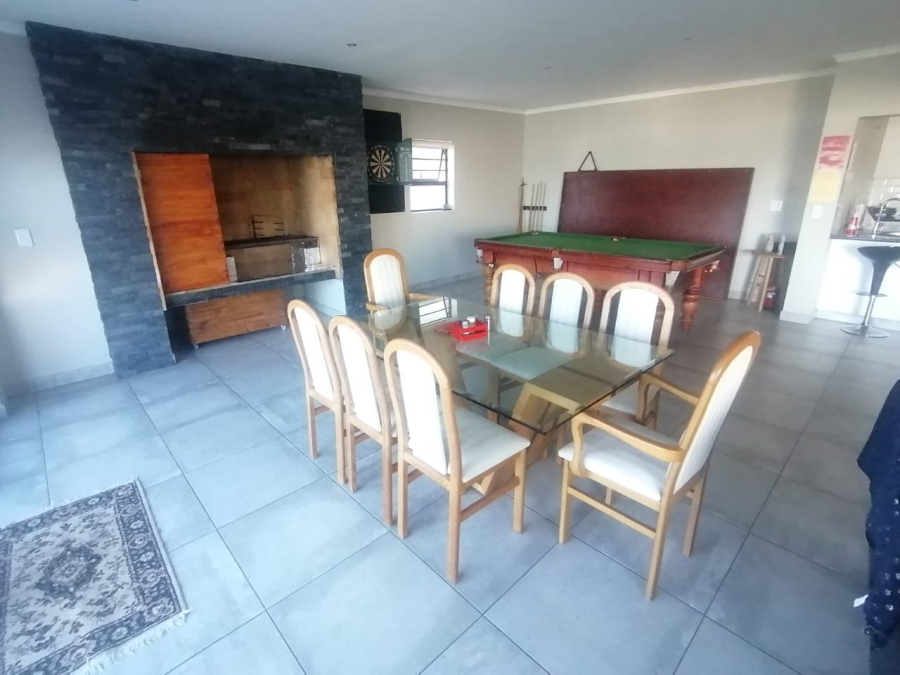 To Let 4 Bedroom Property for Rent in Myburgh Park Western Cape